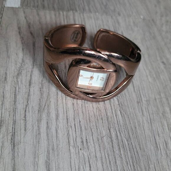 Vintage Geneva copper colored cuff style slide on watch needs battery - Picture 4 of 8
